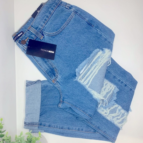 NWT FASHIONNOVA Distressed Boyfriend Jeans - Picture 3 of 7